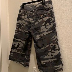 Lost Pants - Camo Capri Pants Lost Pants - Camo Capri Pants